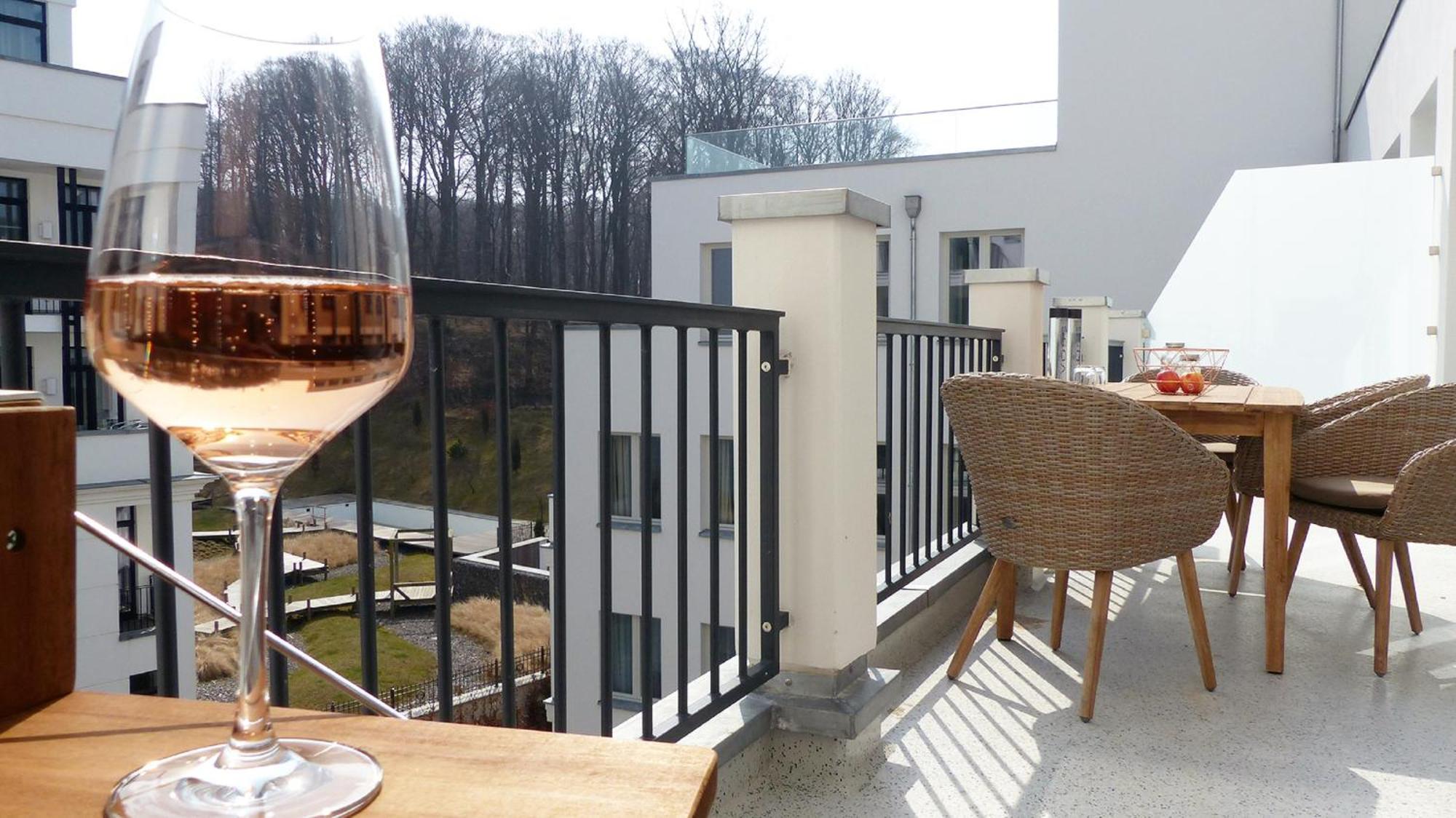 Pool Und Sauna Mit Meerblick, Direkt An Der Seebruecke - First Sellin Fewo 3 8 Buitenkant foto
